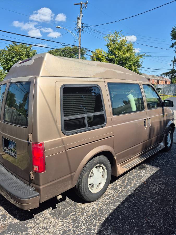 Chevrolet-astro-van-1995-brown-1