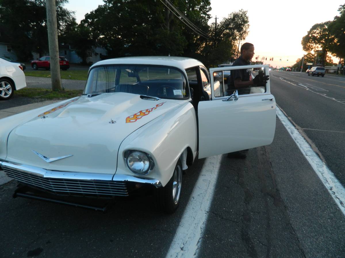 Chevrolet-bel-air-1956-white-2