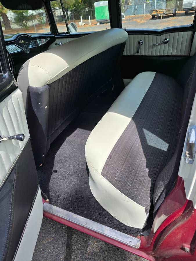 Chevrolet-belair-1956-custom-4