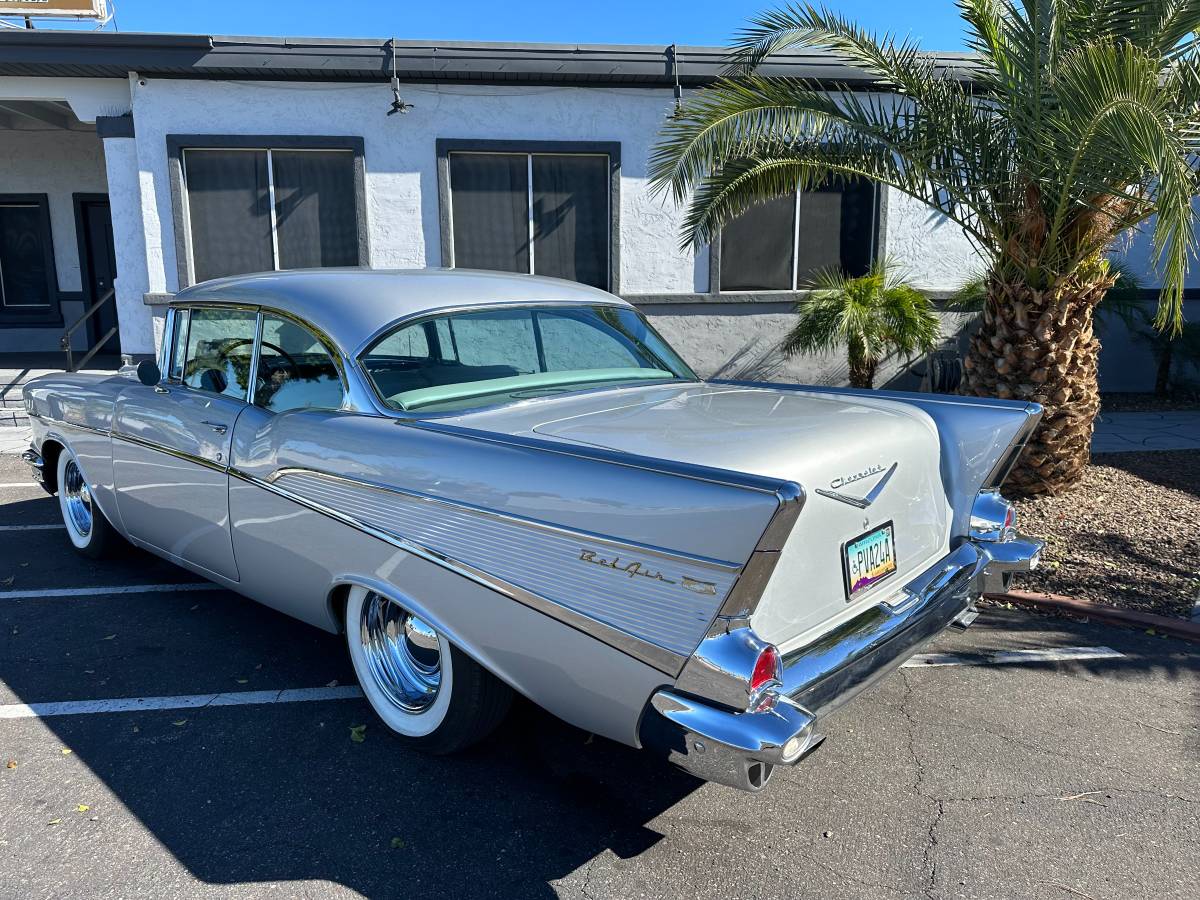Chevrolet-belair-1957-custom-12
