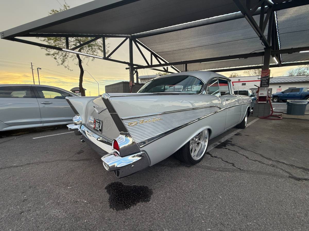 Chevrolet-belair-1957-custom-4