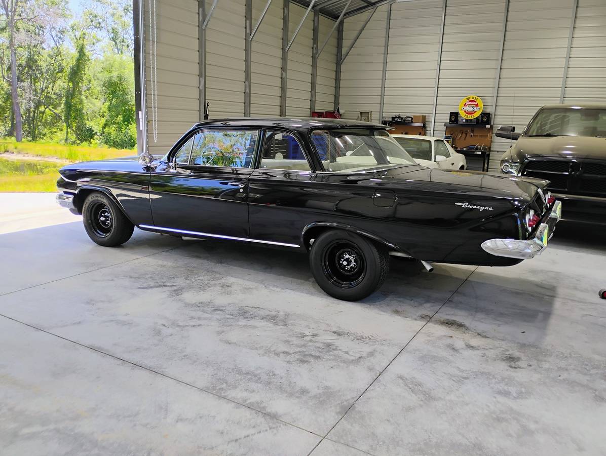 Chevrolet-biscayne-1961-black-2