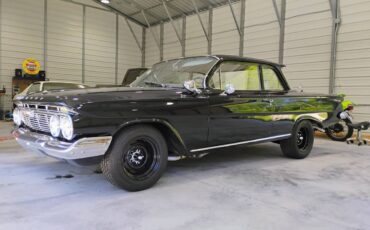 Chevrolet-biscayne-1961-black