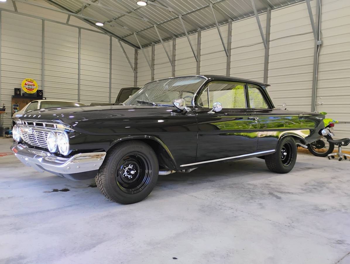 Chevrolet-biscayne-1961-black