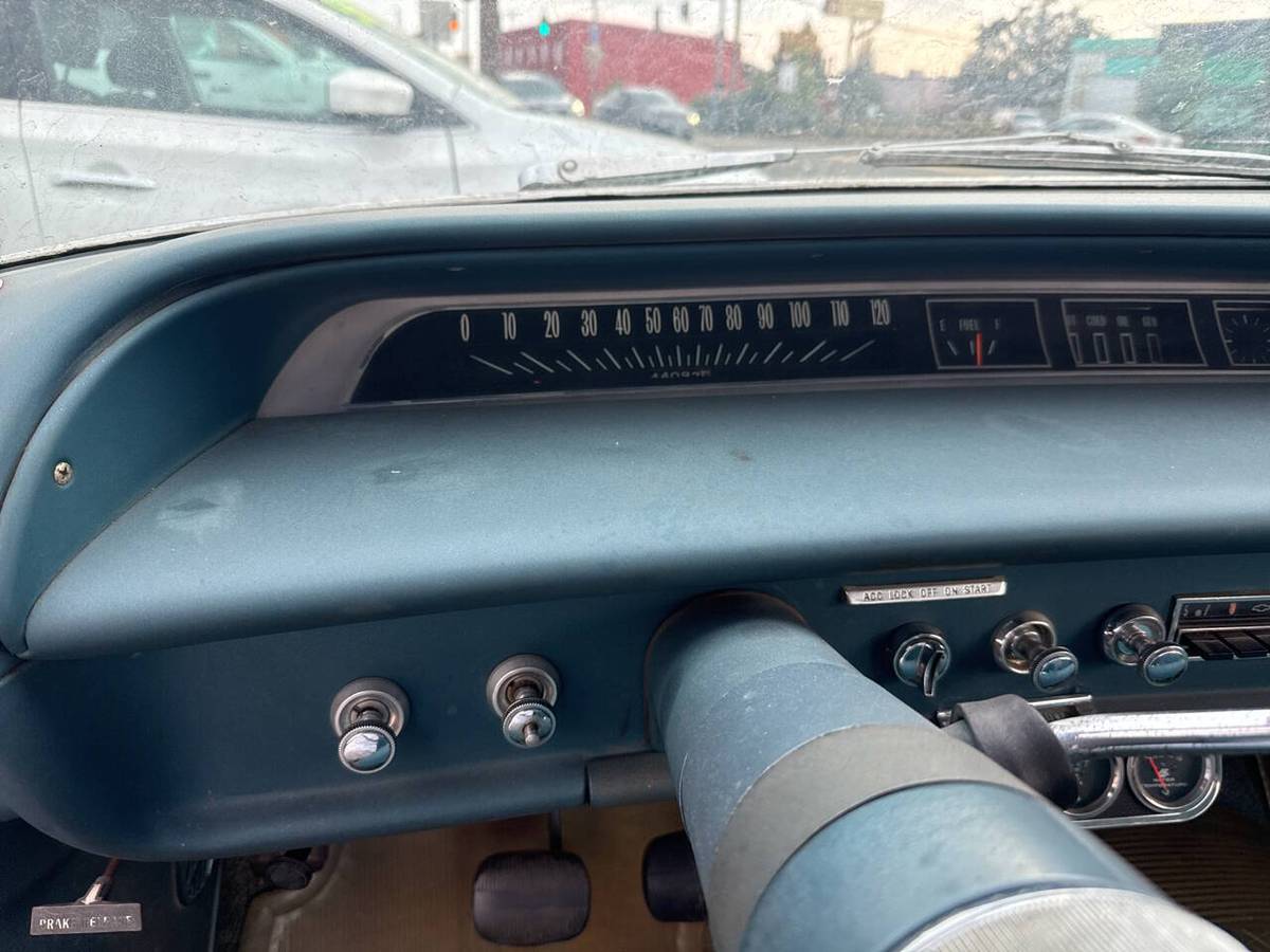 Chevrolet-biscayne-1964-18
