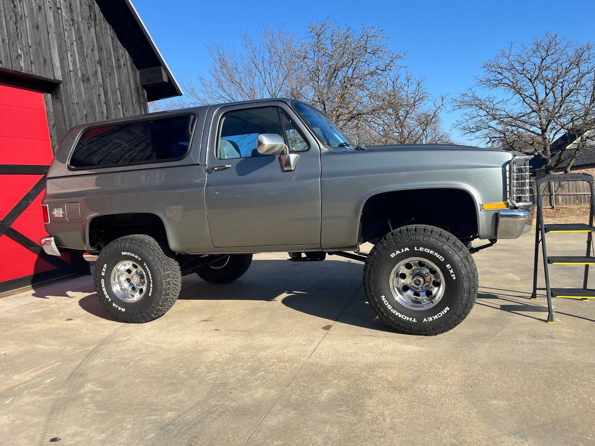 Chevrolet-blazer-12-ton-nominal-1985-grey-1