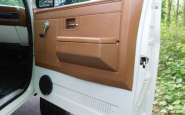 Chevrolet-blazer-1991-white-15