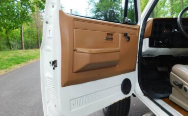 Chevrolet-blazer-1991-white-16