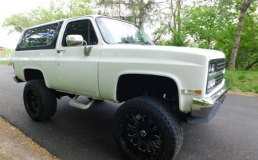 Chevrolet-blazer-1991-white-3
