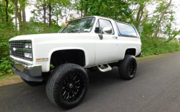 Chevrolet-blazer-1991-white-4