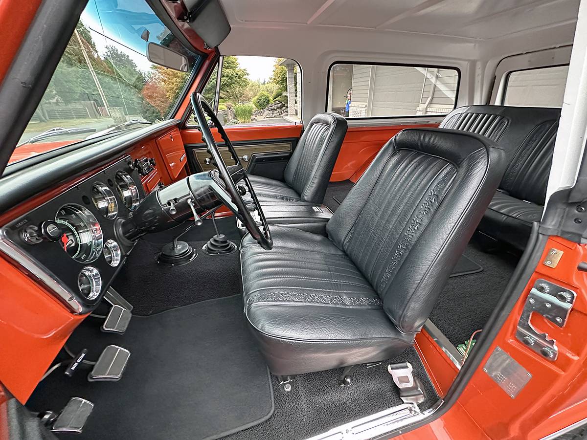 Chevrolet-blazer-k5-cst-4x4-1966-orange-15
