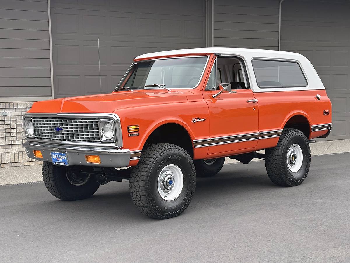 Chevrolet-blazer-k5-cst-4x4-1972-orange-1