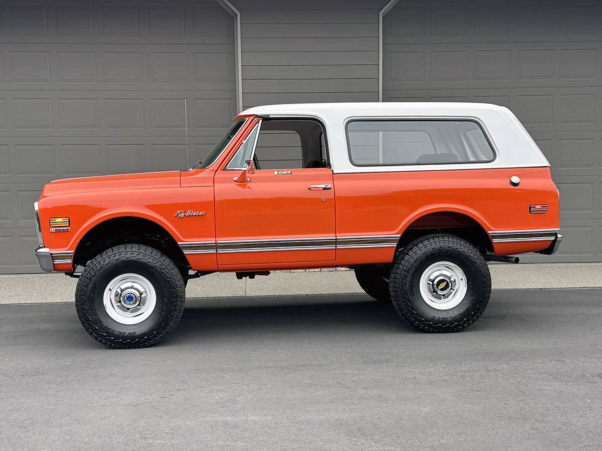 Chevrolet-blazer-k5-cst-4x4-1972-orange-2