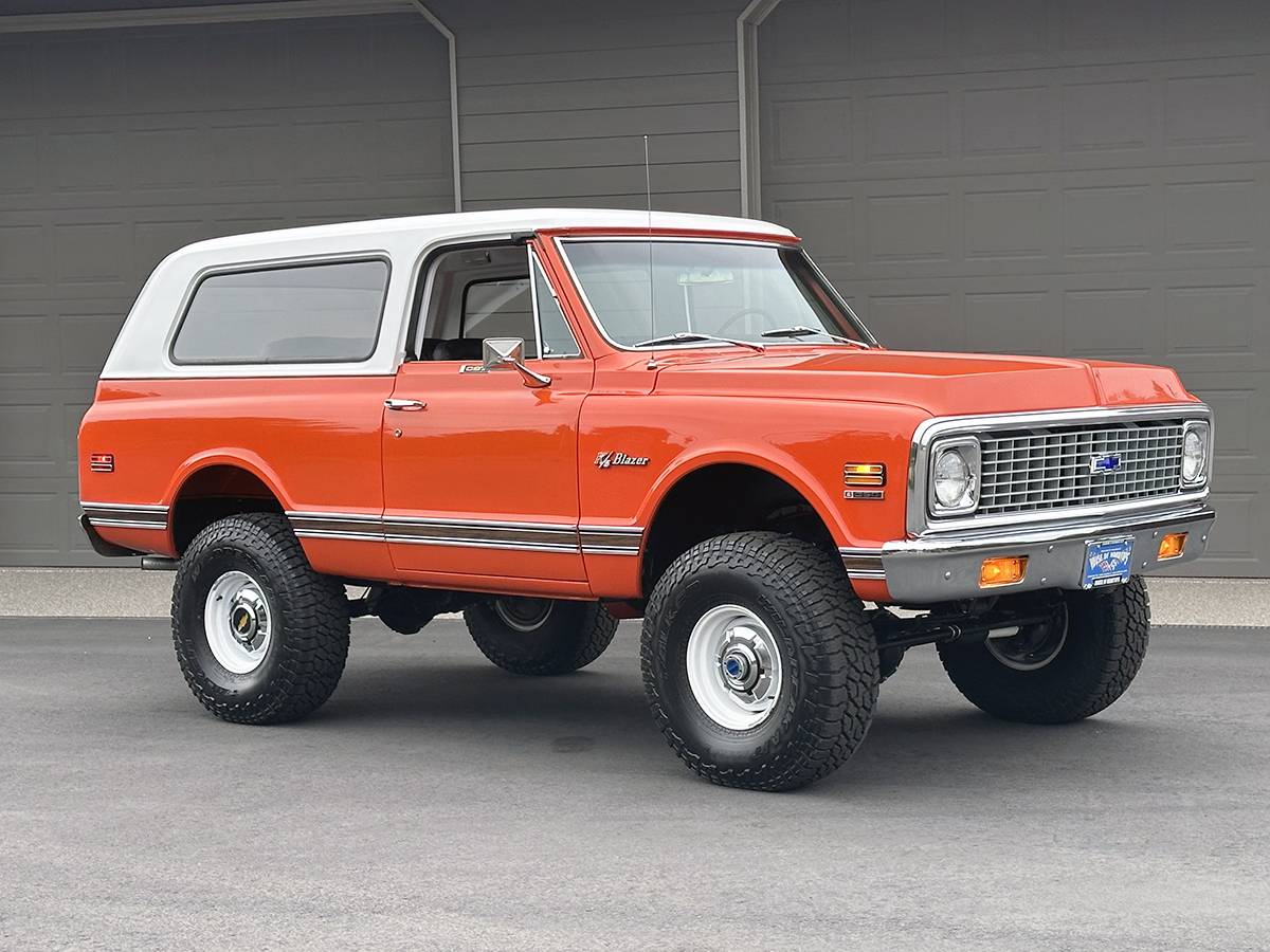 Chevrolet-blazer-k5-cst-4x4-1972-orange-5