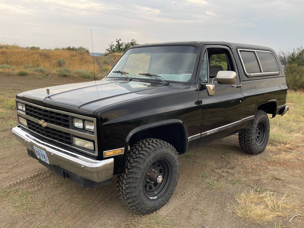 Chevrolet-blazer-k5-silverado-1989-black-1