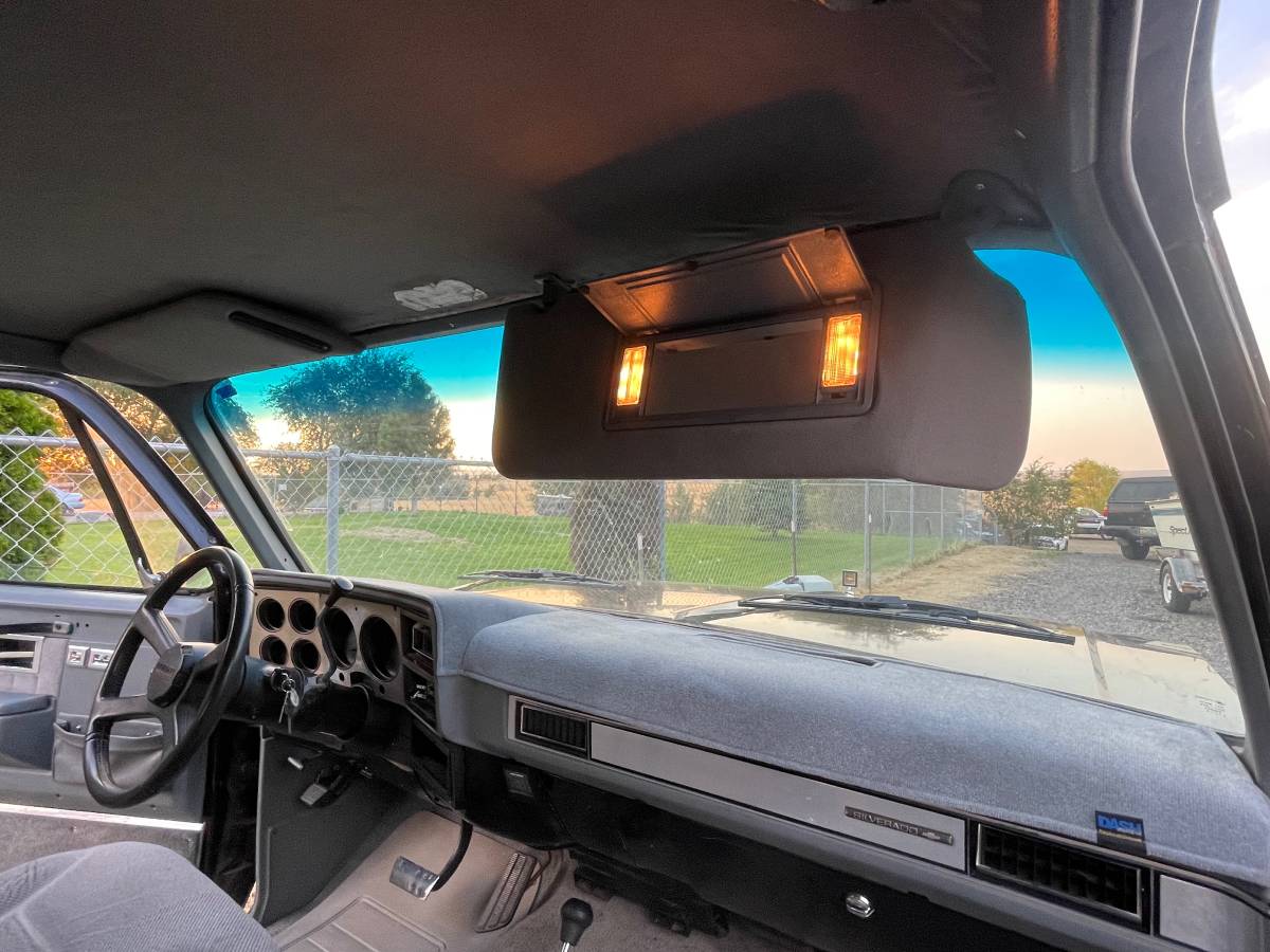 Chevrolet-blazer-k5-silverado-1989-black-10