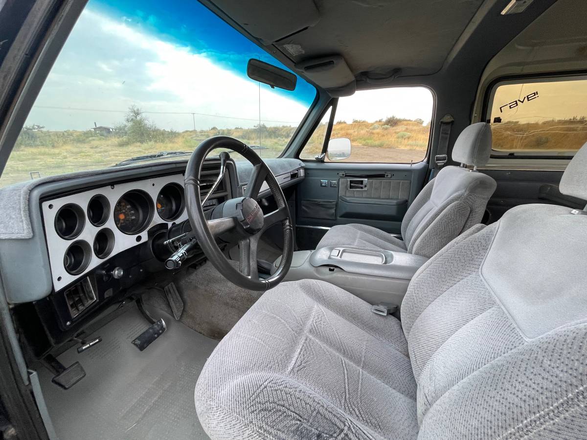 Chevrolet-blazer-k5-silverado-1989-black-8
