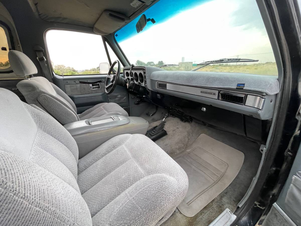 Chevrolet-blazer-k5-silverado-1989-black-9