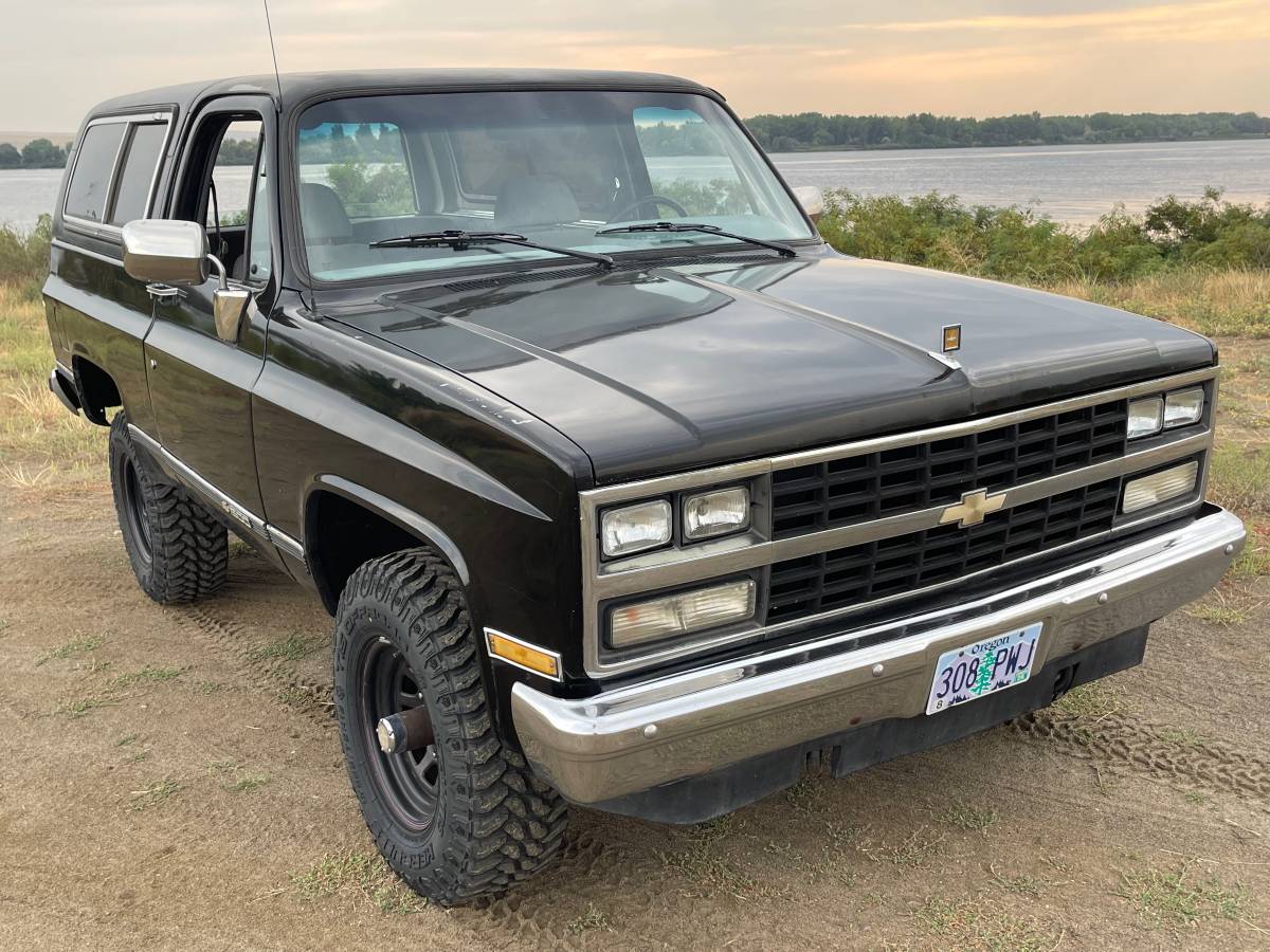 Chevrolet-blazer-k5-silverado-1989-black