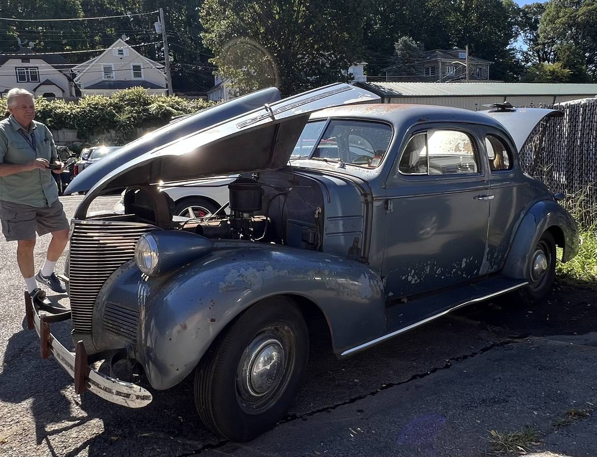 Chevrolet-business-coupe-1939-grey-2