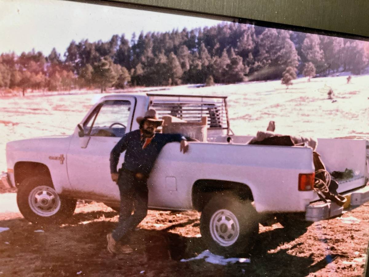Chevrolet-c-2500-1985-white-2