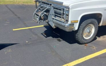 Chevrolet-c-2500-1985-white-4
