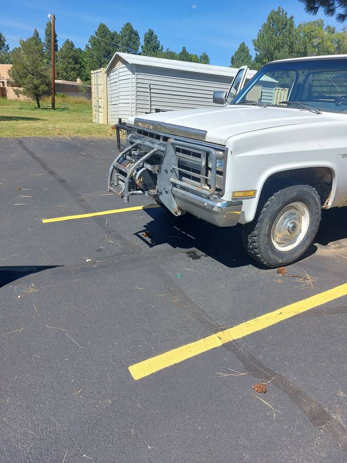 Chevrolet-c-2500-1985-white-4