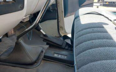 Chevrolet-c-2500-1985-white-6