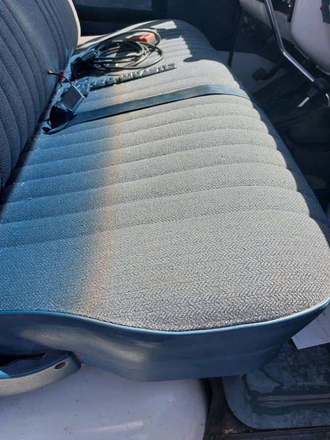 Chevrolet-c-2500-1985-white-7