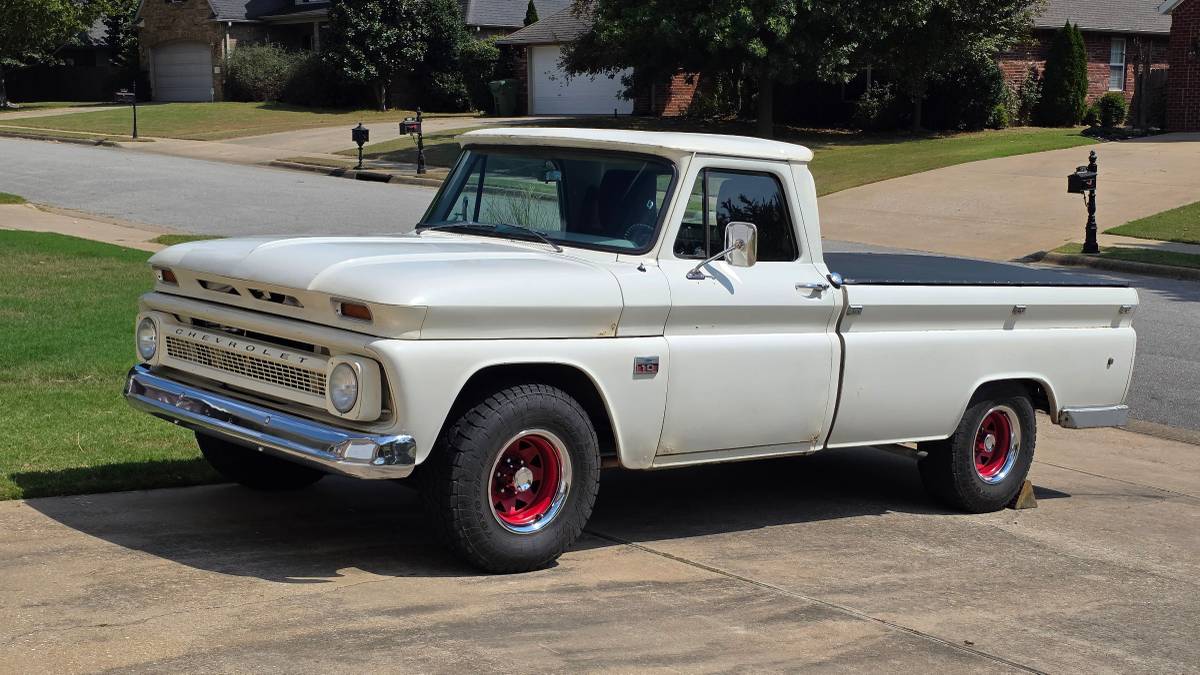 Chevrolet-c10-1966-white-1
