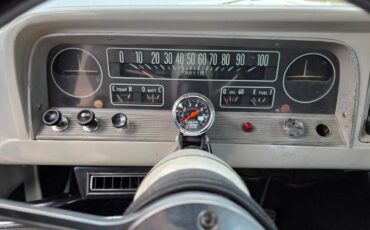 Chevrolet-c10-1966-white-17