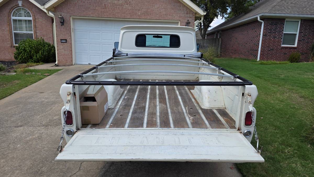 Chevrolet-c10-1966-white-5