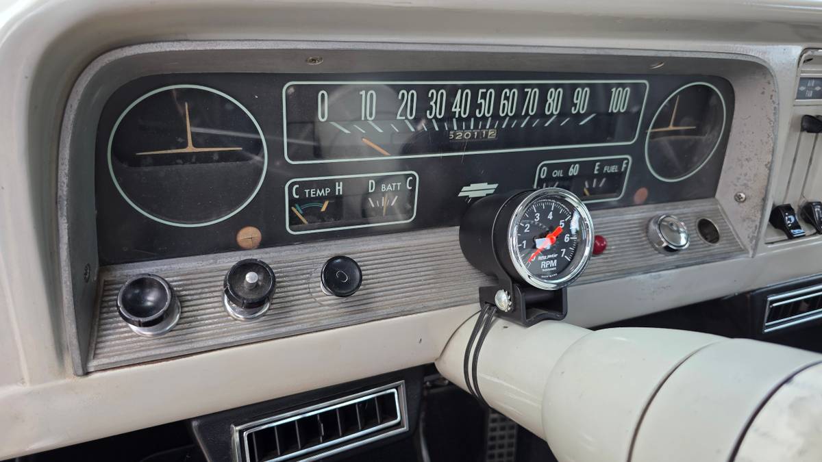 Chevrolet-c10-1966-white-9