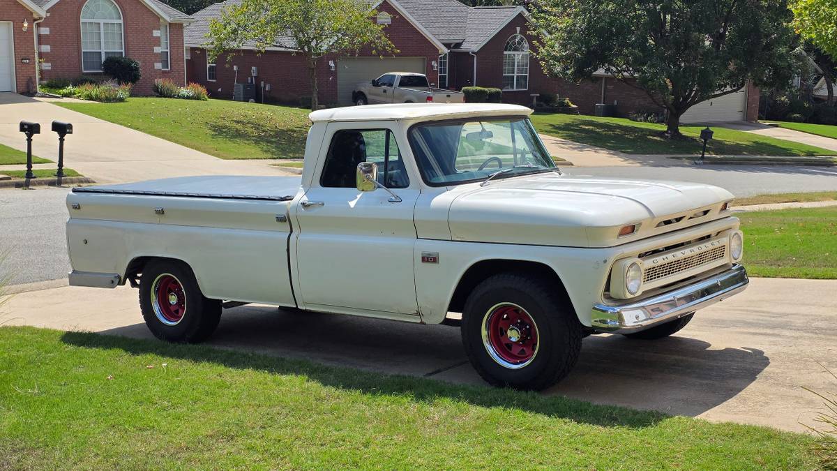 Chevrolet-c10-1966-white