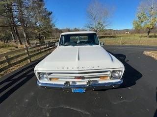 Chevrolet-c10-1967-white-1