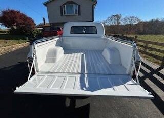 Chevrolet-c10-1967-white-7