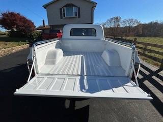 Chevrolet-c10-1967-white-7