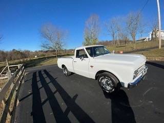 Chevrolet-c10-1967-white