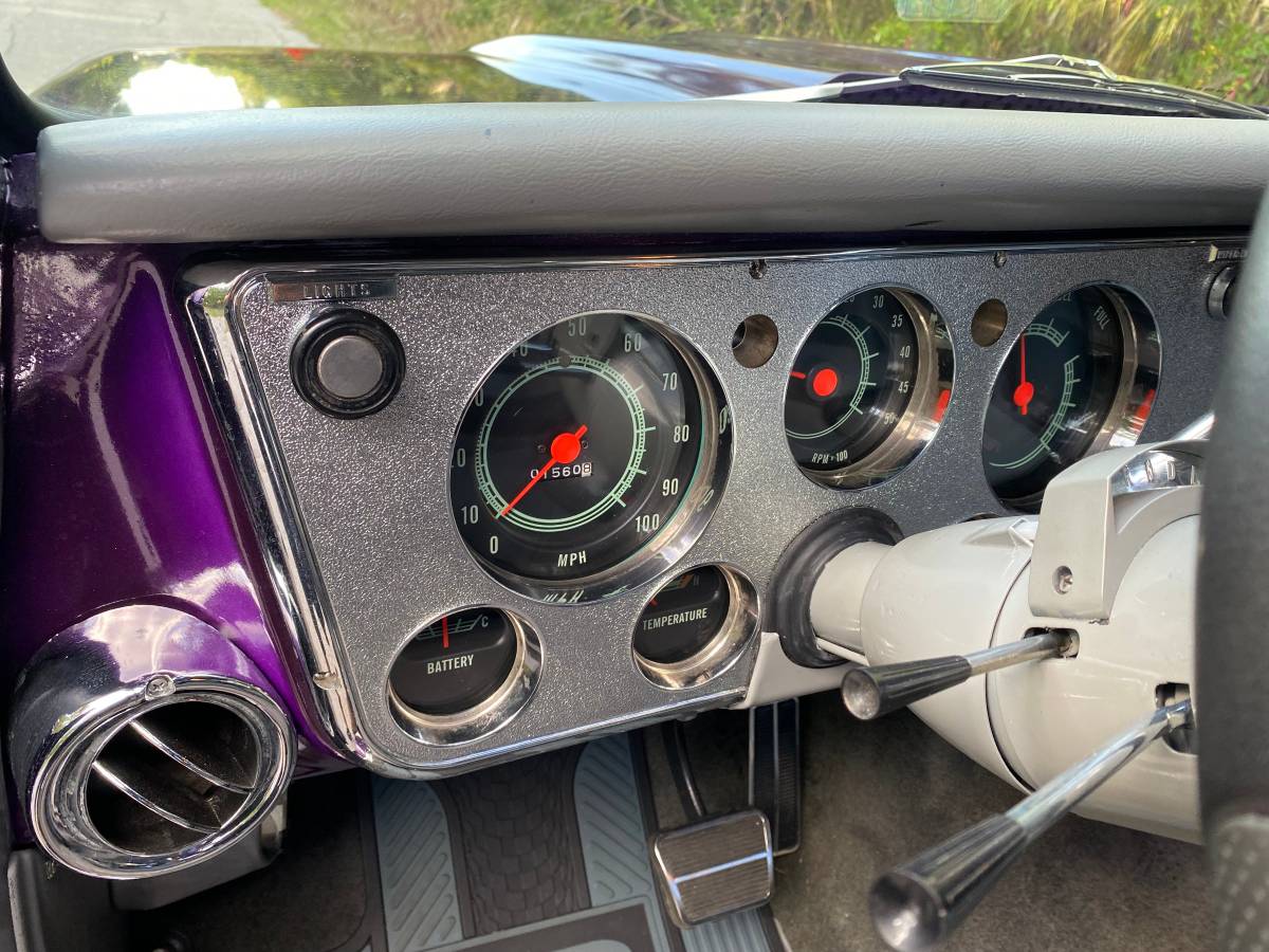 Chevrolet-c10-1971-purple-16