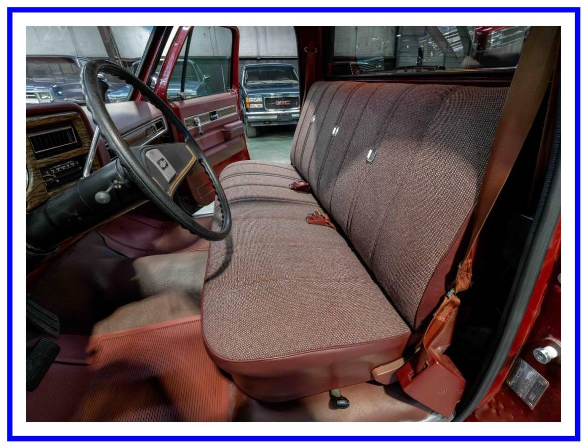 Chevrolet-c10-1976-red-41