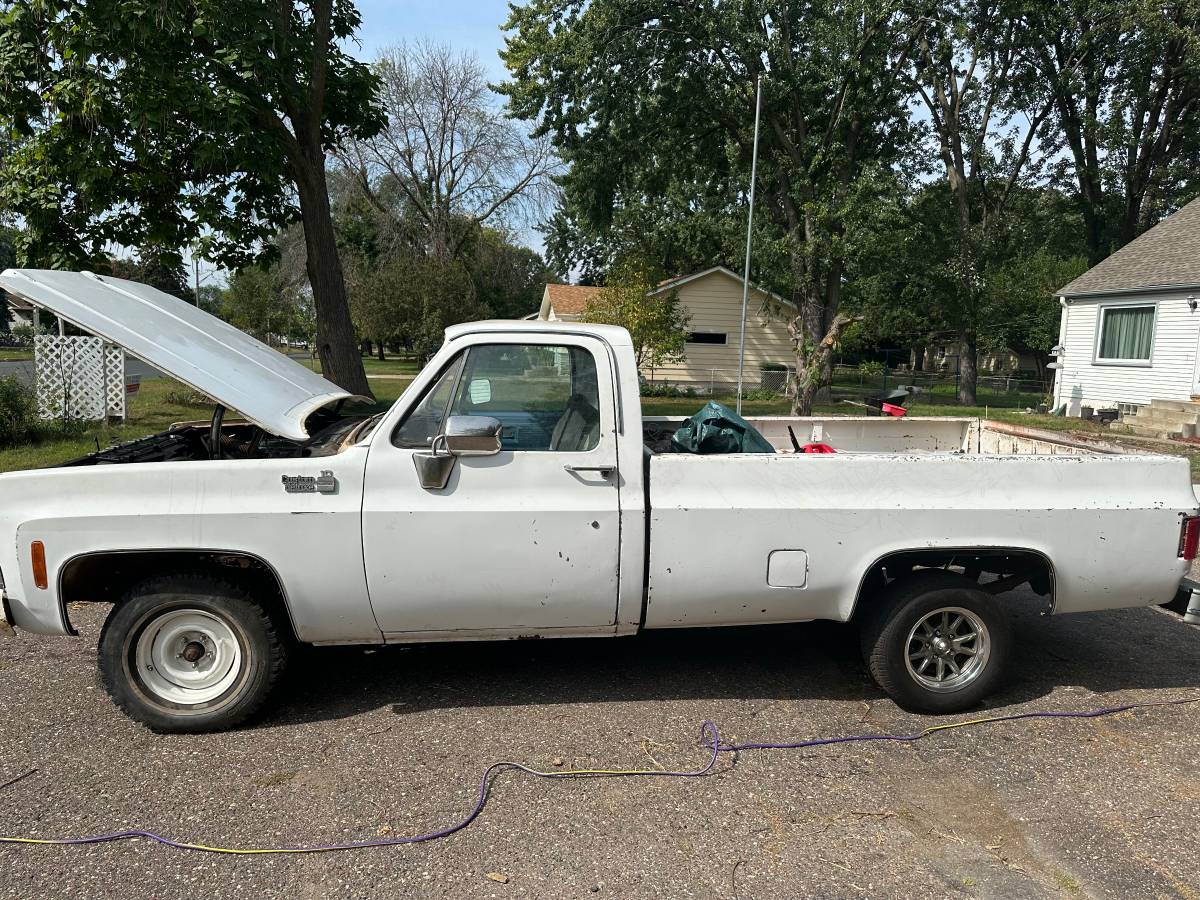 Chevrolet-c10-longbed-1980-white-4