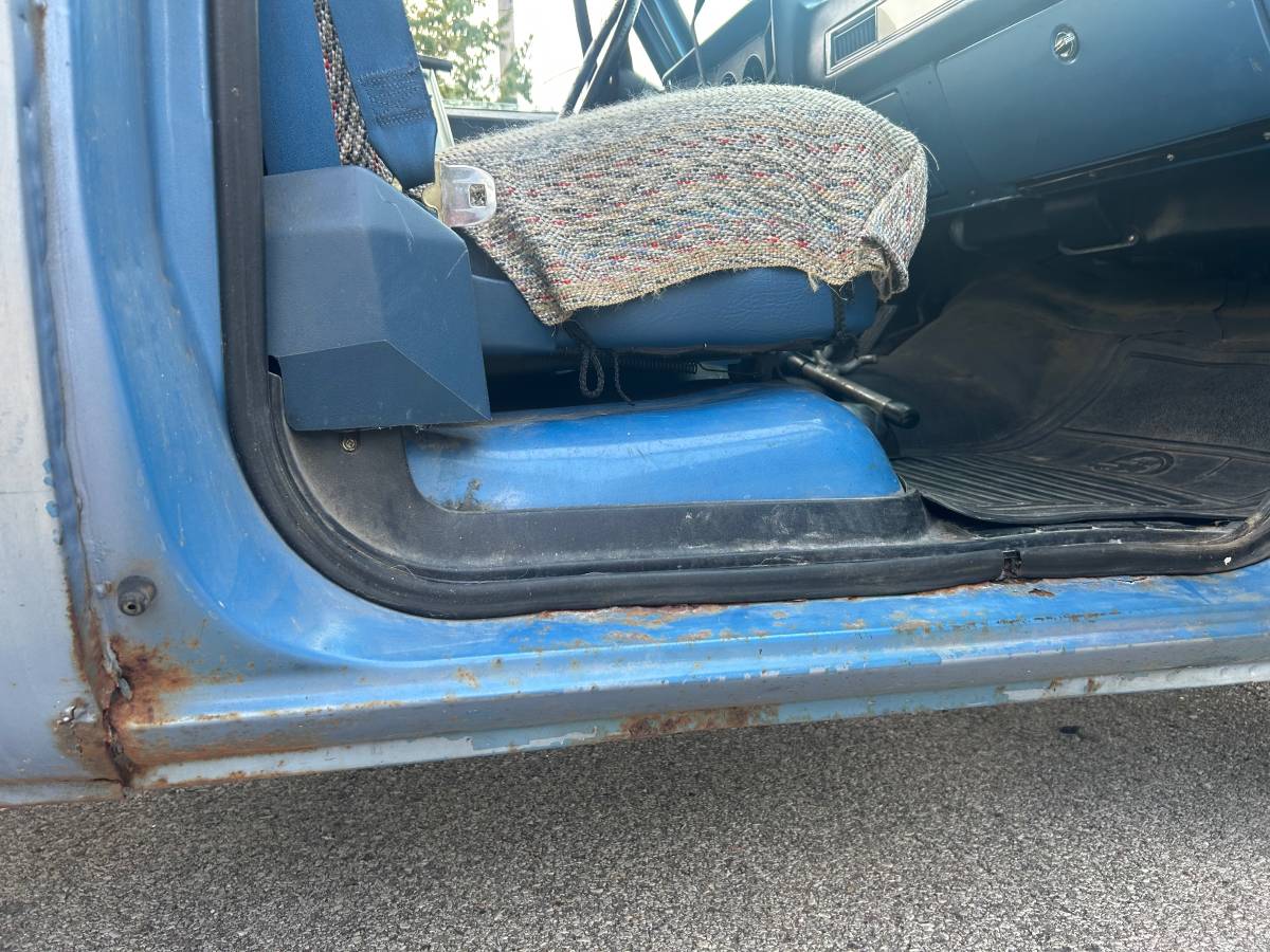 Chevrolet-c10-longbed-1985-blue-19