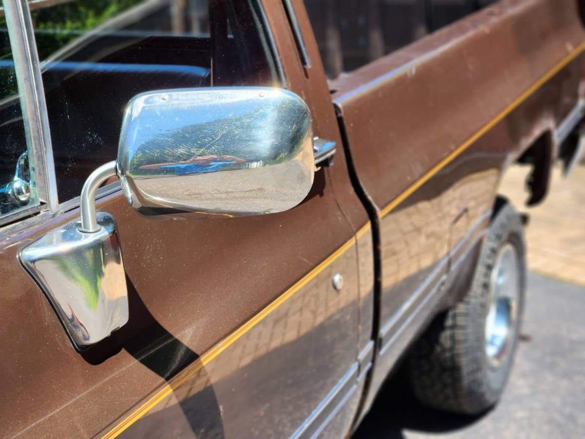 Chevrolet-c10-longbed-1985-brown-13