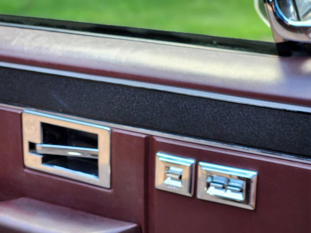Chevrolet-c10-longbed-1985-brown-19