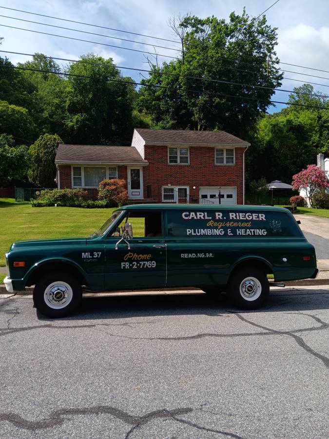 Chevrolet-c10-panel-truck-1969-green-1