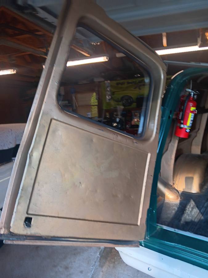 Chevrolet-c10-panel-truck-1969-green-21