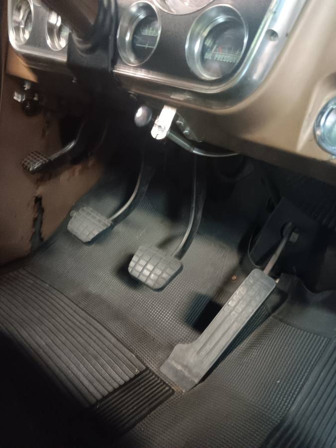 Chevrolet-c10-panel-truck-1969-green-23