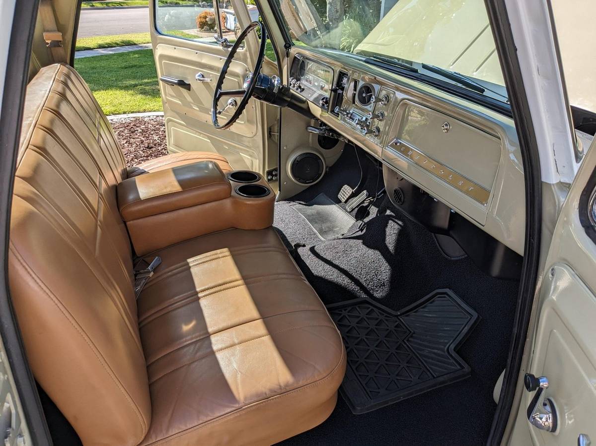 Chevrolet-c10-pickup-1966-brown-3