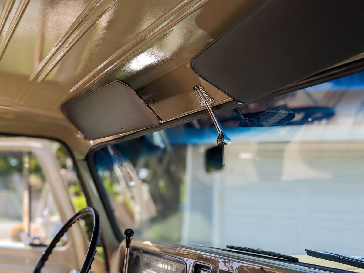 Chevrolet-c10-pickup-1966-brown-4