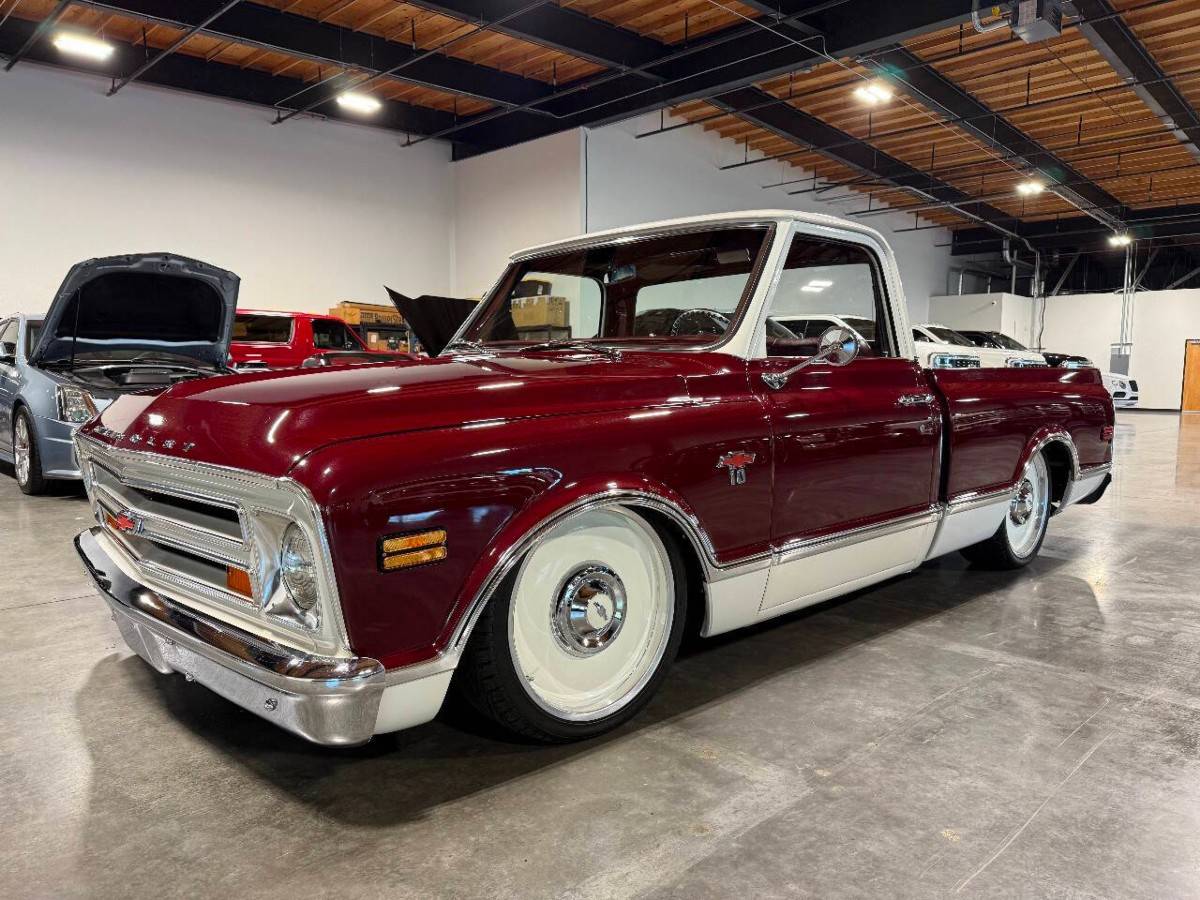 Chevrolet-c10-restomod-1968-15